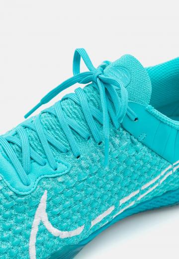 Футбольные бутсы