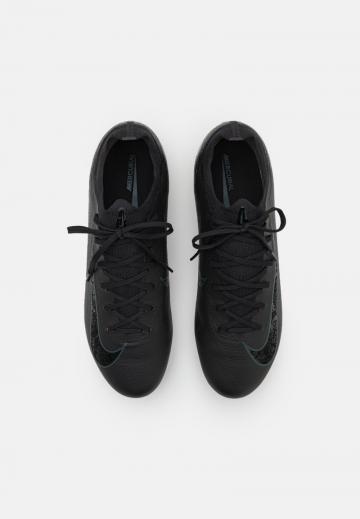 Футбольные бутсы