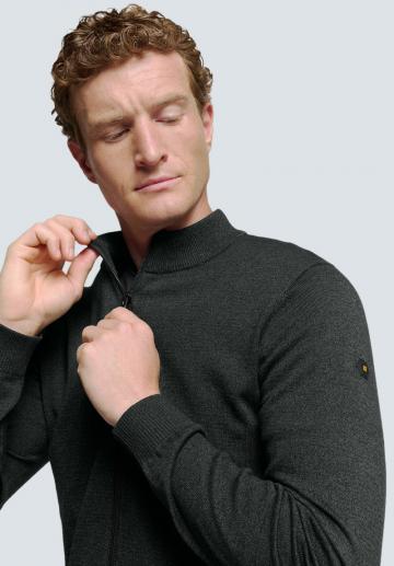 Вязаная кофта