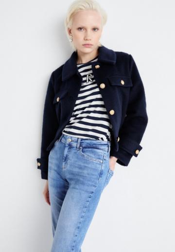 Прямые джинсы