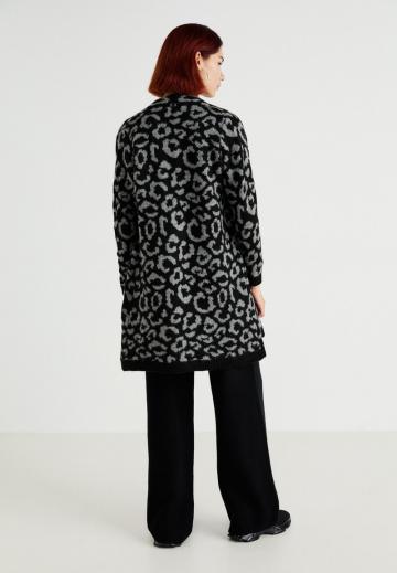 Жаккардовая вязаная кофта