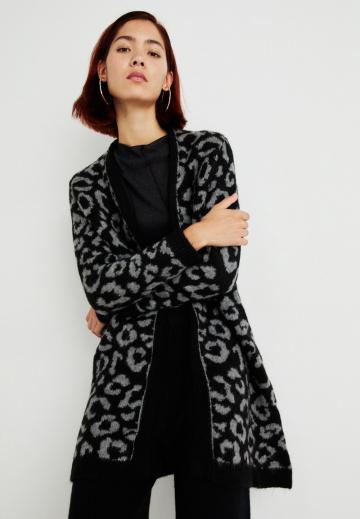 Жаккардовая вязаная кофта