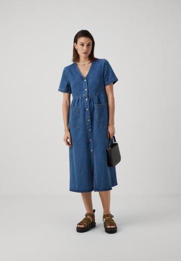 Джинсовое платье