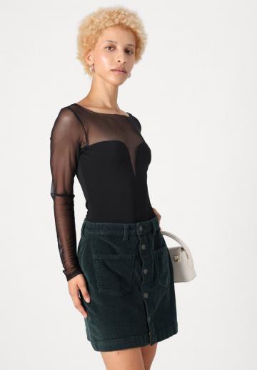 Юбка с накладными карманами