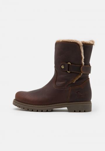 Зимние ботинки