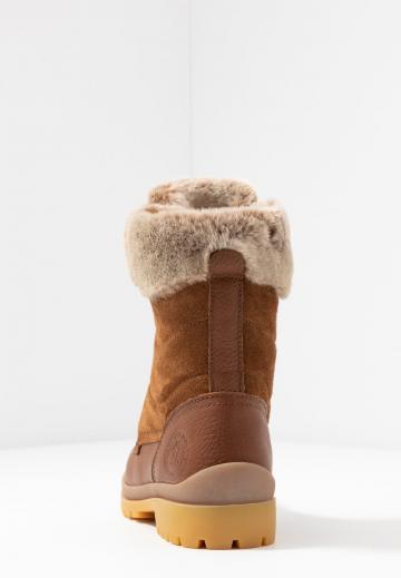 Ботинки на шнуровке