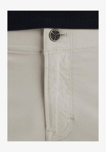 Брюки с накладными карманами