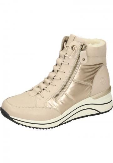 Сапожки на танкетке