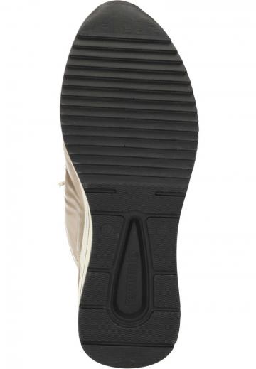 Сапожки на танкетке