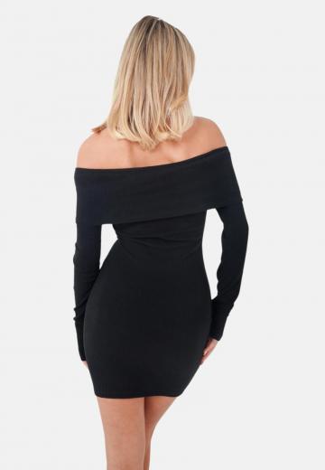 Вязаное платье