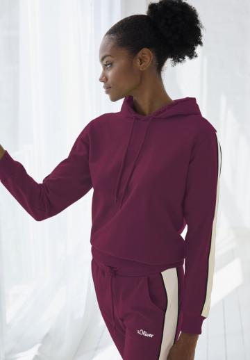 Пуловер с капюшоном