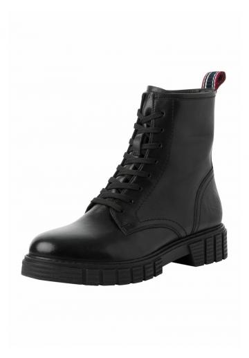 Ботинки на шнуровке