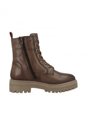 Ботинки на шнуровке