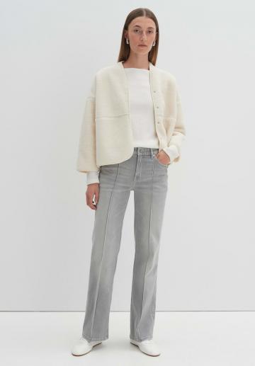 Клешеные джинсы