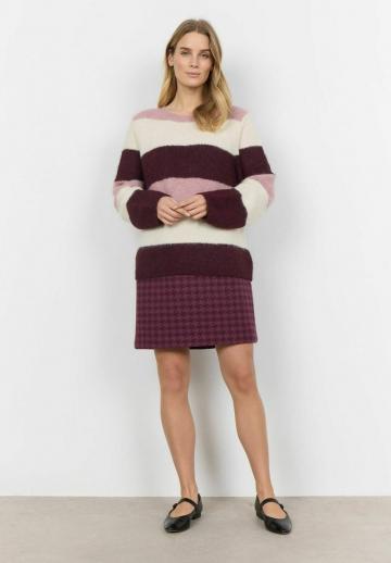 Пуловер в полоску