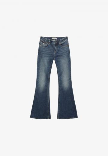 Клешеные джинсы