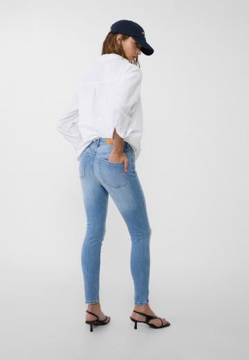 Короткие джинсы