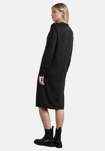 Вязаное платье