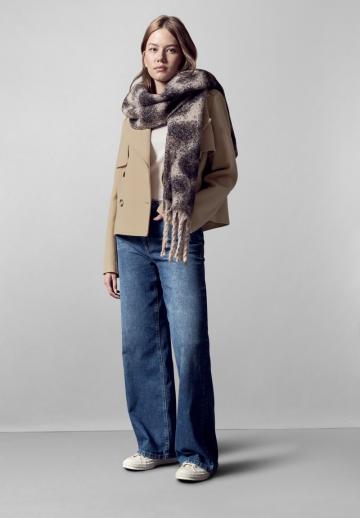 Блейзер с накладными карманами