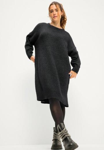 Вязаное платье