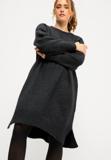 Вязаное платье