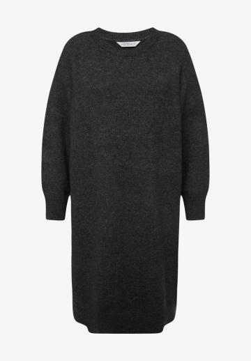 Вязаное платье