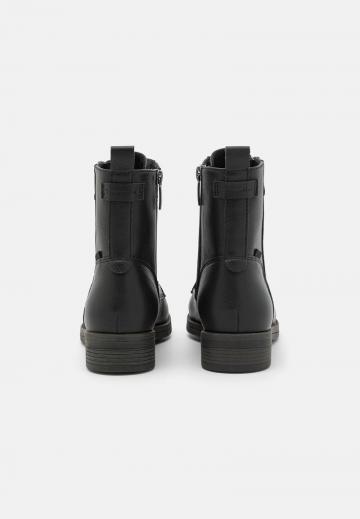 Широкие сапоги