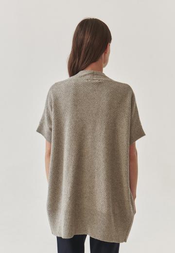 Длинный жилет