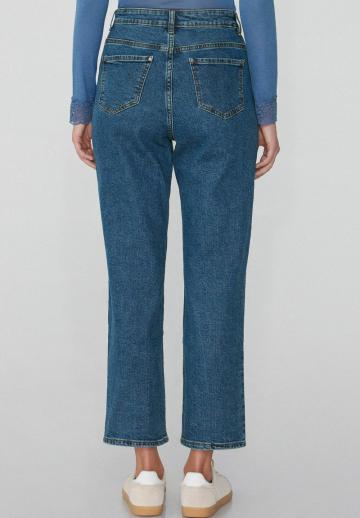 Короткие джинсы