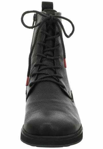 Ботинки на шнуровке