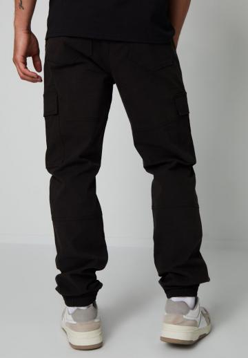 Брюки с накладными карманами