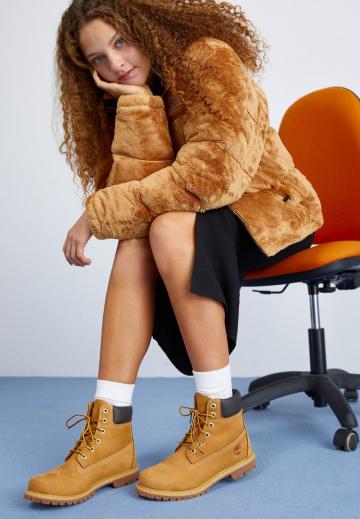 Ботинки на шнуровке