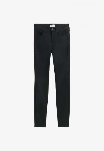 Узкие джинсы