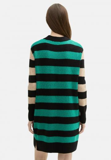 Вязаное платье