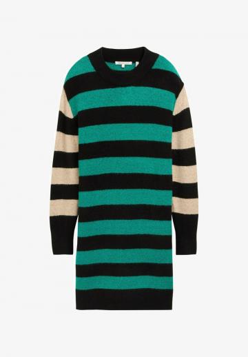 Вязаное платье