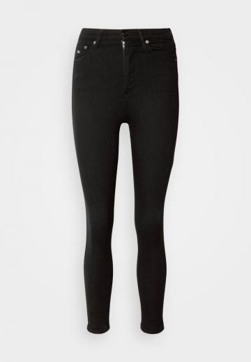 Узкие джинсы