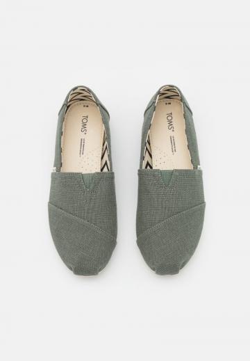 Спортивные балетки