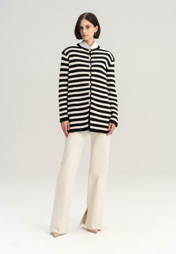 Длинный жилет