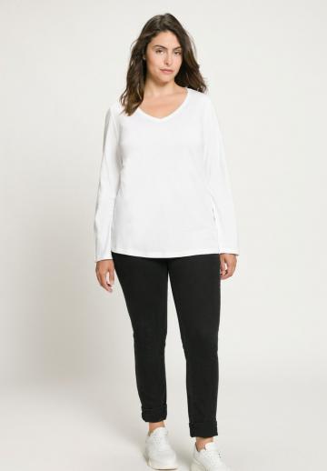 Пуловер с вырезом V