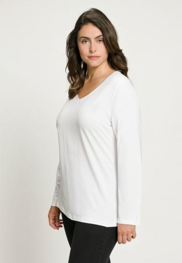 Пуловер с вырезом V