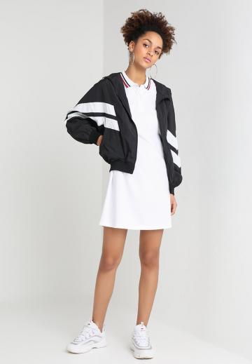 Короткое платье