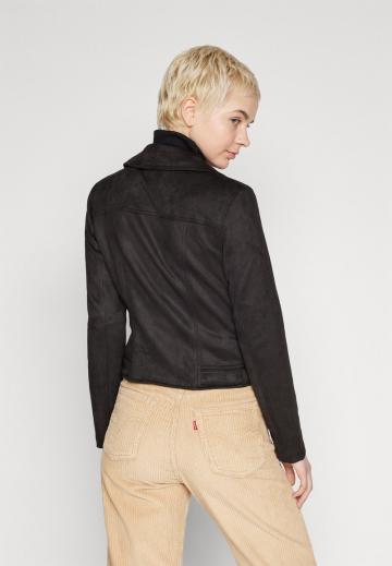 Короткая куртка