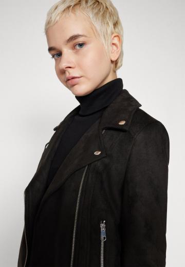 Короткая куртка