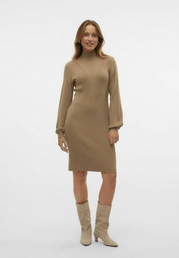 Вязаное платье