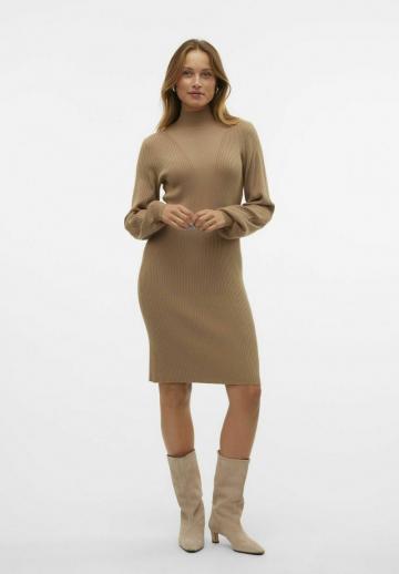 Вязаное платье