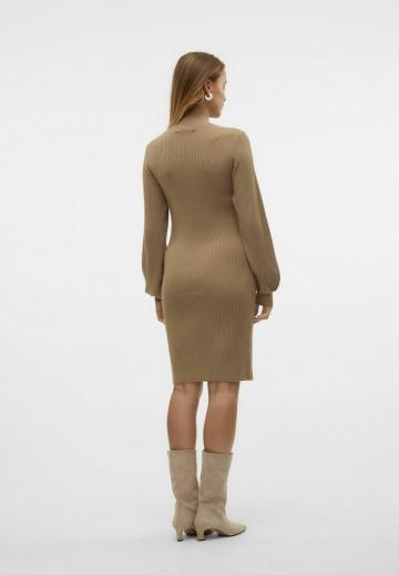 Вязаное платье