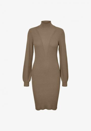 Вязаное платье