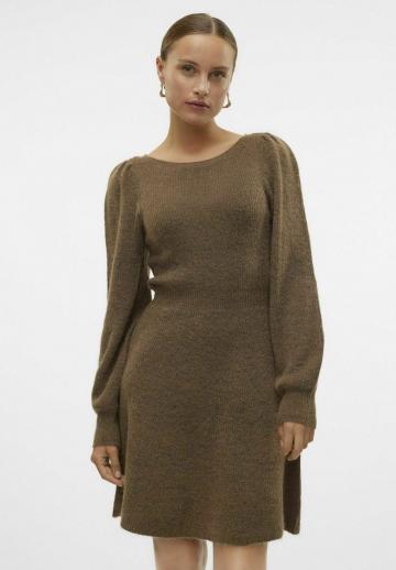 Вязаное платье