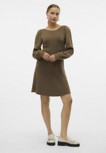 Вязаное платье