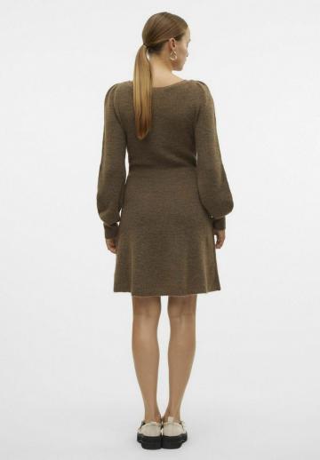 Вязаное платье